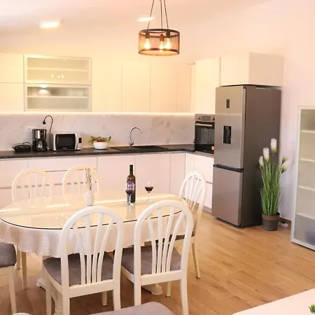 Apartamento Mary- 2 Free Parking, Near Mall Of